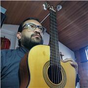 Soy un docente con mas de 20 años de experiencia y gran pasion por lo que se hace, me desenvuelvo en varios instrumentos pero especialmente con los vientos